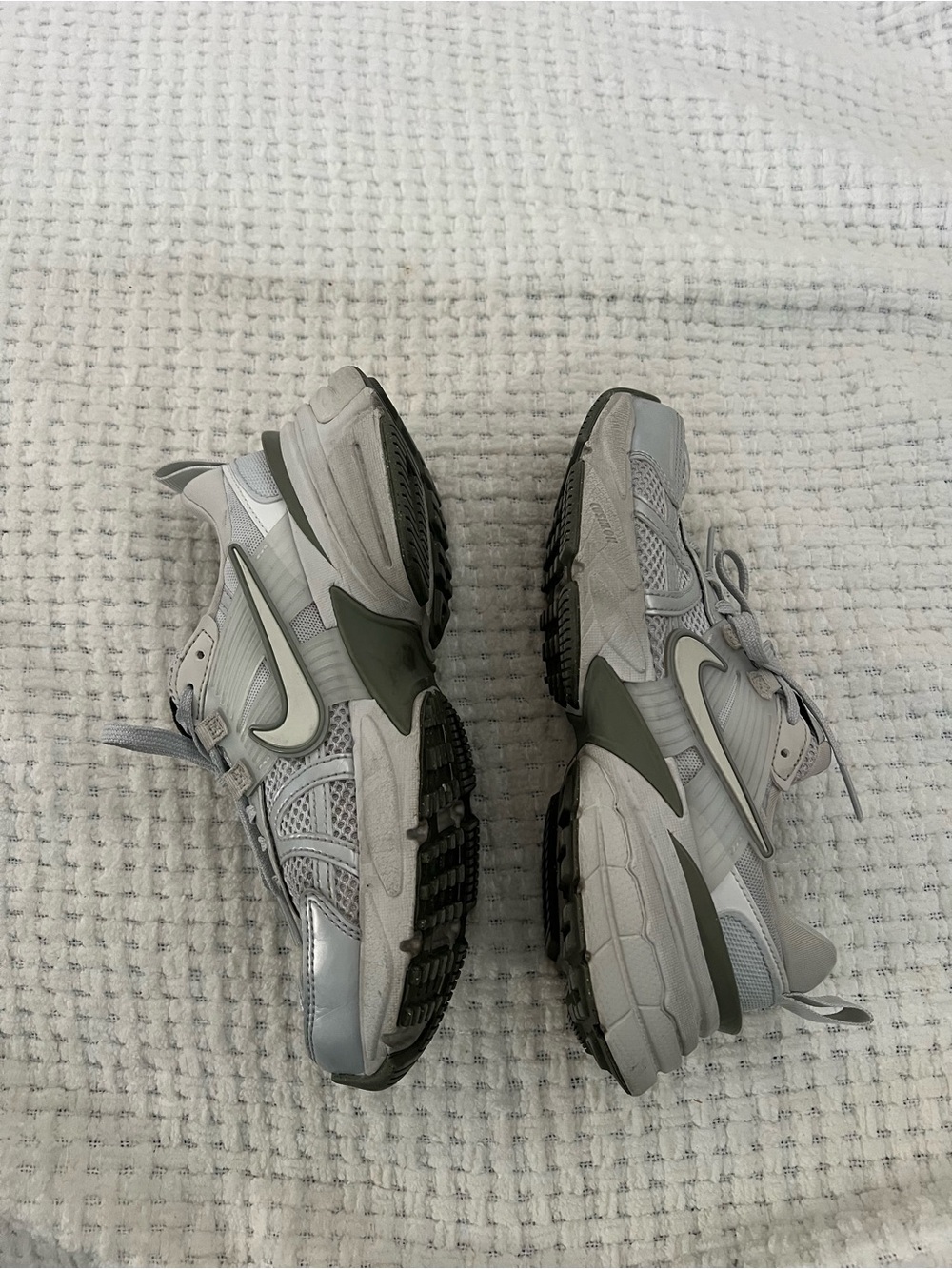 Nike Women’s V2K Run Shoes size 6 - Picture 6 of 11